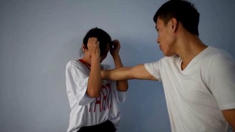 女子防身术篇:被别人掐住脖子该怎么办